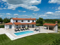 Villa Sun Istria s bazenom i teretanom u Višnjanu Višnjan